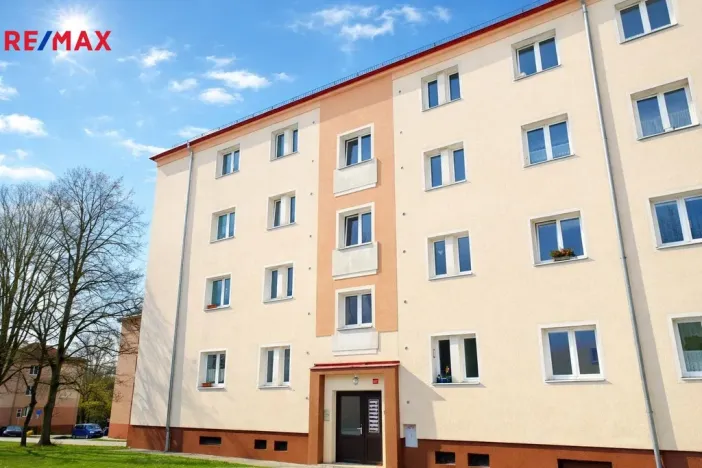 Prodej bytu 3+1, Ostrov, Luční, 78 m2
