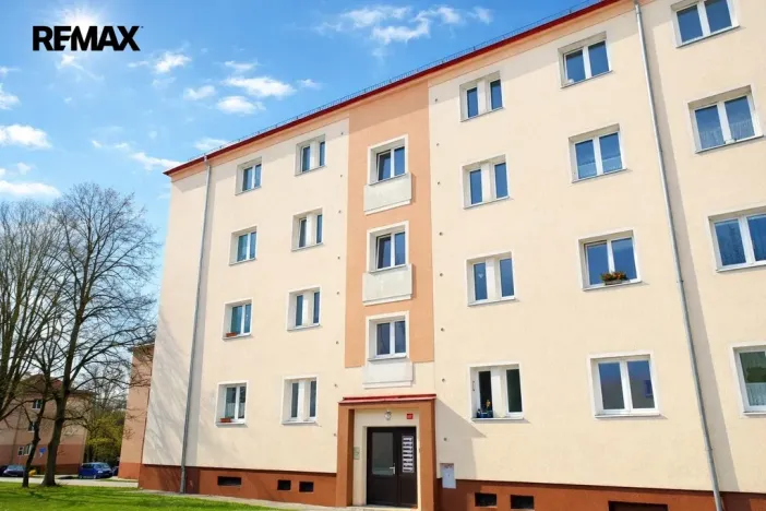 Prodej bytu 3+1, Ostrov, Luční, 78 m2