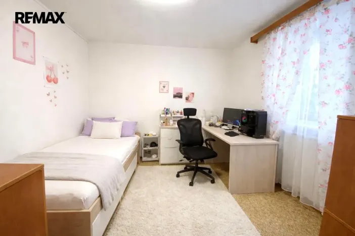 Prodej bytu 3+1, Ostrov, Luční, 78 m2