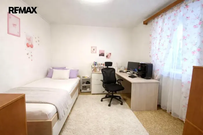 Prodej bytu 3+1, Ostrov, Luční, 78 m2