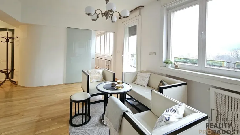 Pronájem bytu 2+kk, Praha, Masarykovo nábřeží, 51 m2