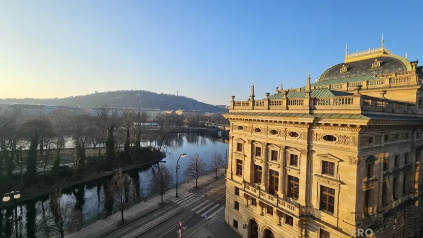 Pronájem bytu 2+kk, Praha, Masarykovo nábřeží, 51 m2