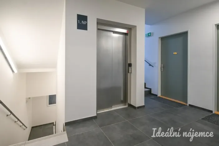 Pronájem bytu 1+kk, Brno, Jižní, 33 m2