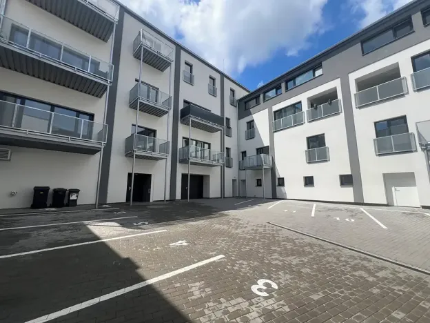 Pronájem bytu 1+kk, Lomnice, Dlouhá, 32 m2