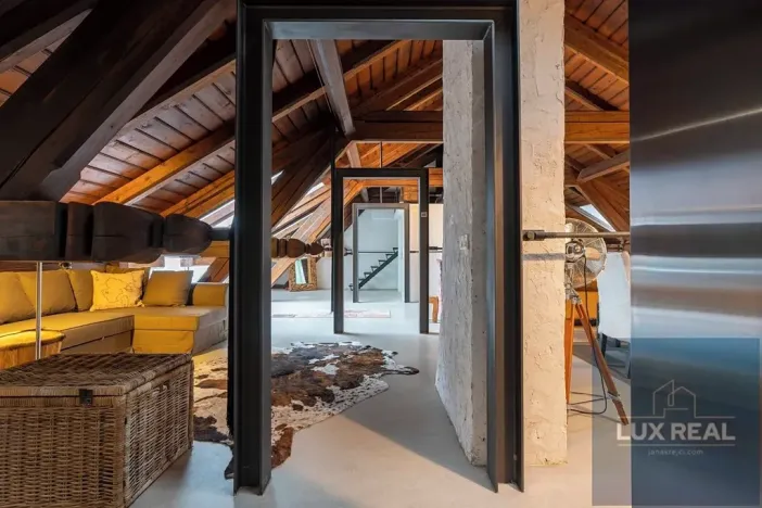 Prodej atypického bytu, Mikulov, Komenského, 164 m2