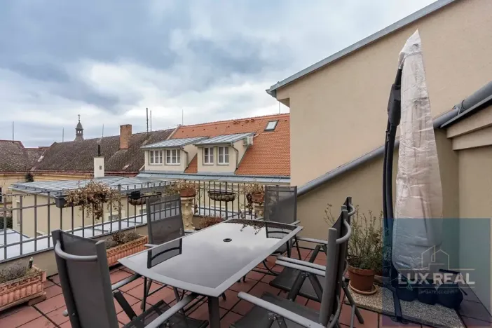 Prodej atypického bytu, Mikulov, Komenského, 164 m2