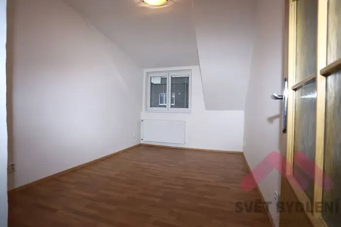 Pronájem bytu 2+kk, Praha - Vršovice, Tolstého, 45 m2