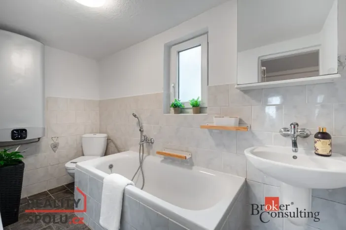 Prodej rodinného domu, Liberec - Liberec XXX-Vratislavice nad Nisou, Zvonková, 225 m2