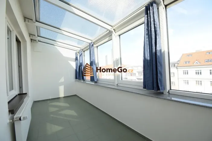 Pronájem bytu 1+kk, Praha - Nusle, U gymnázia, 46 m2