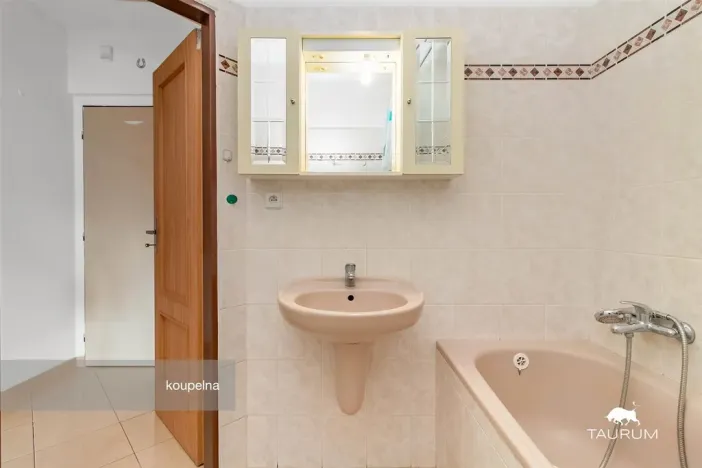 Prodej bytu 2+1, Tlučná, Na Čampuli, 65 m2