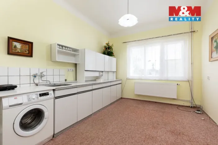 Prodej rodinného domu, Kravaře, Náměstí, 180 m2