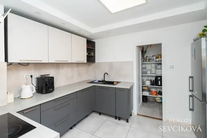 Prodej rodinného domu, Nechanice, 180 m2