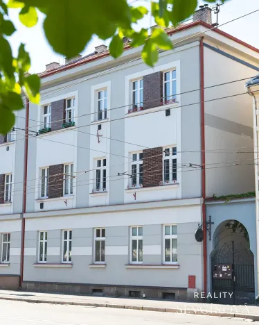 Prodej bytu 2+1, Hradec Králové, Pospíšilova, 69 m2