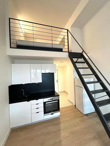Pronájem bytu 1+kk, Praha - Vysočany, Poděbradská, 31 m2