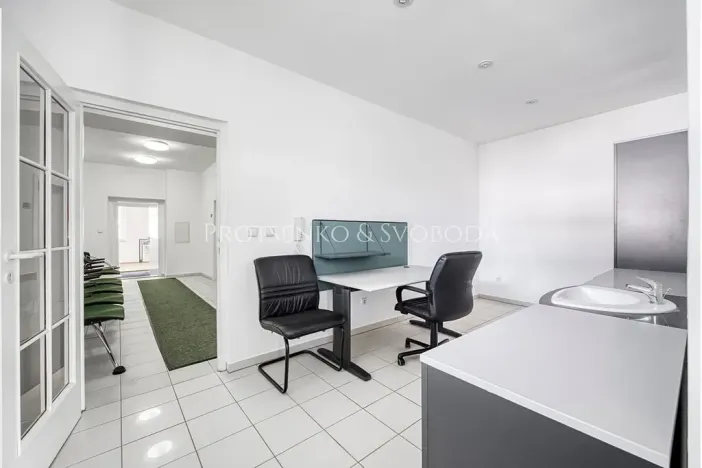 Prodej ubytování, Křižanov, Benešovo náměstí, 530 m2