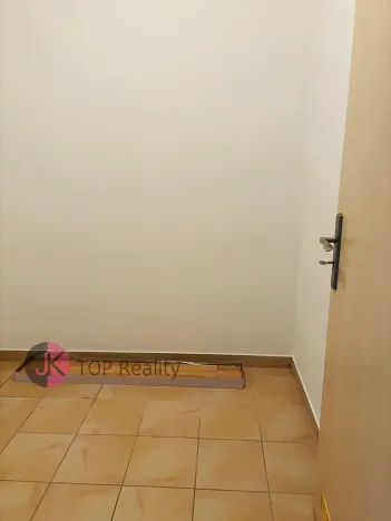 Pronájem bytu 2+kk, Praha - Hostivař, náměstí Přátelství, 58 m2