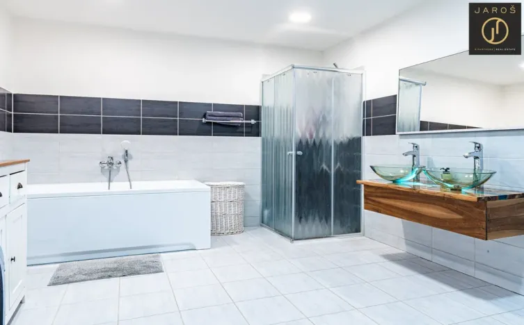 Prodej chalupy, Žlutice, 187 m2