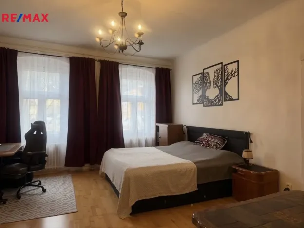 Prodej bytu 4+1, Karlovy Vary, Vyšehradská, 103 m2