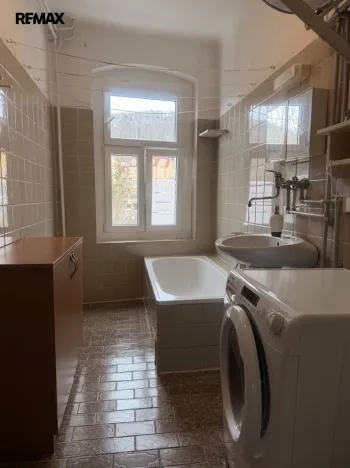 Prodej bytu 4+1, Karlovy Vary, Vyšehradská, 103 m2