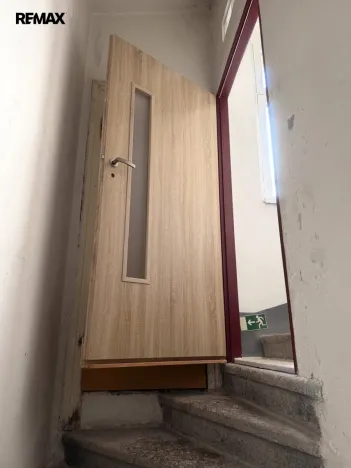 Prodej bytu 4+1, Karlovy Vary, Vyšehradská, 103 m2