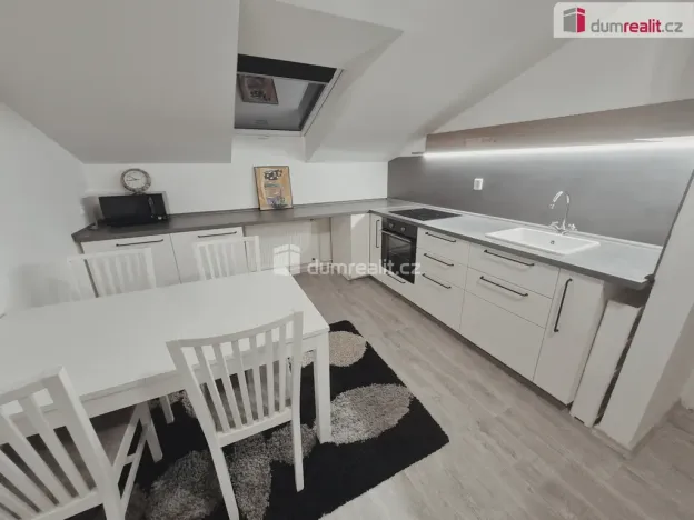 Pronájem bytu 2+1, Hoštka - Kochovice, Lužická, 59 m2