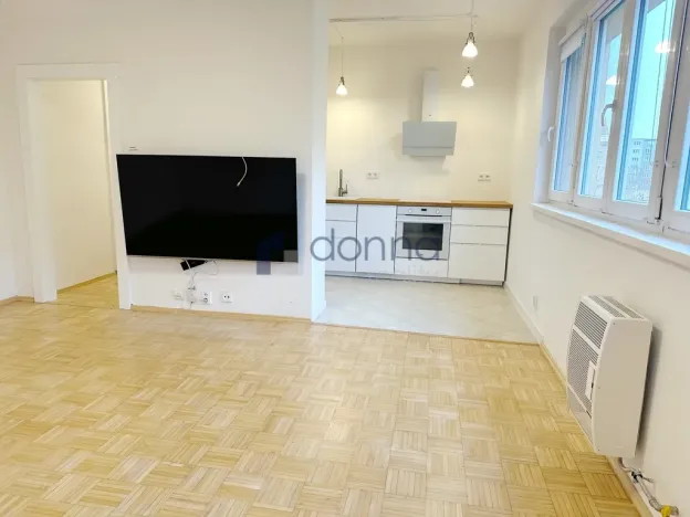 Pronájem bytu 2+kk, Praha, U staré plynárny, 43 m2