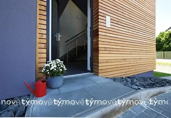 Pronájem bytu 2+kk, Pardubice, Na Hrázi, 32 m2