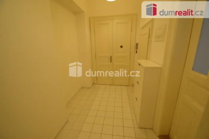 Pronájem bytu 2+1, Praha - Smíchov, U Nikolajky, 68 m2