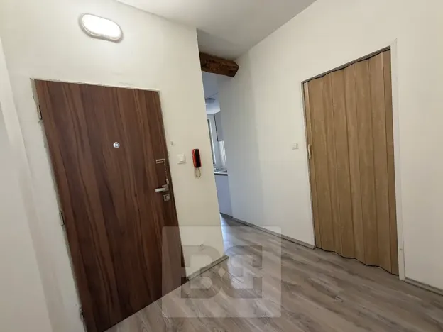 Pronájem bytu 2+1, Karlovy Vary, Koptova, 55 m2