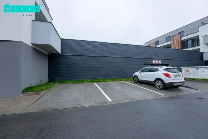 Pronájem garážového stání, Olomouc - Nové Sady, 12 m2