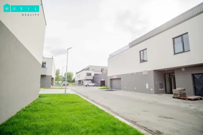 Pronájem garážového stání, Olomouc - Nové Sady, 12 m2