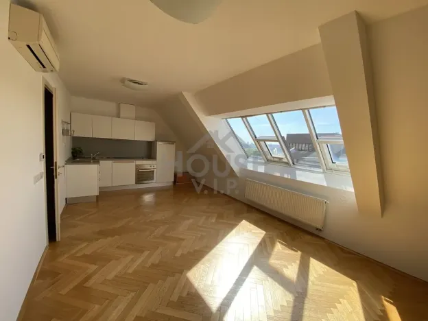 Pronájem bytu 2+kk, Praha - Holešovice, Ovenecká, 70 m2