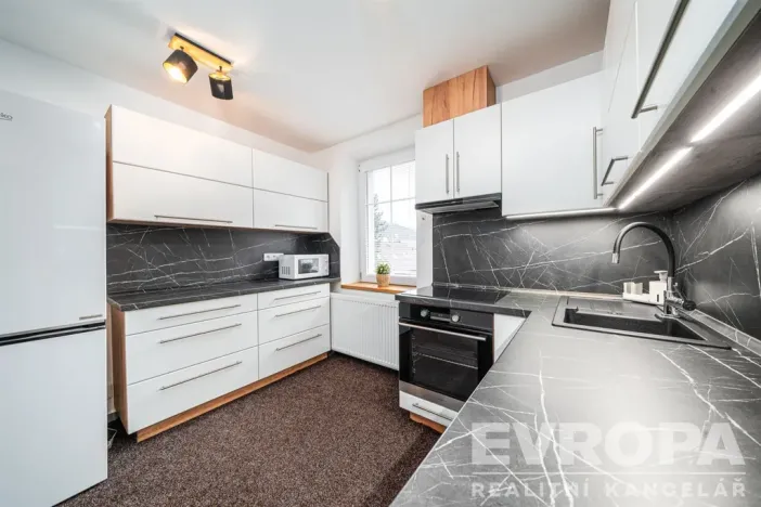 Prodej bytu 3+1, Svoboda nad Úpou, Kostelní, 49 m2