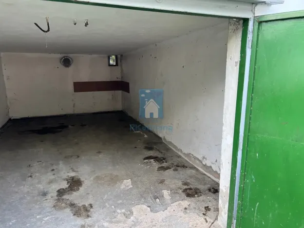 Pronájem garáže, Praha - Běchovice, 24 m2