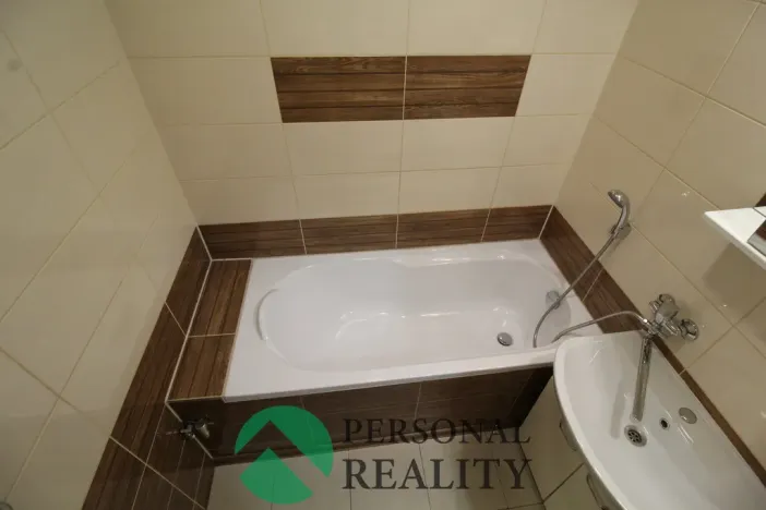 Pronájem bytu 2+1, Ostrov, Kollárova, 56 m2