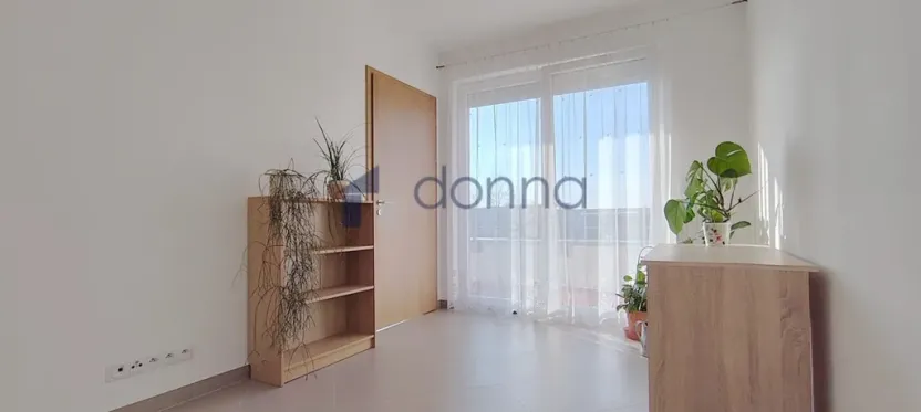 Pronájem bytu 2+kk, Praha, Hlučkova, 46 m2