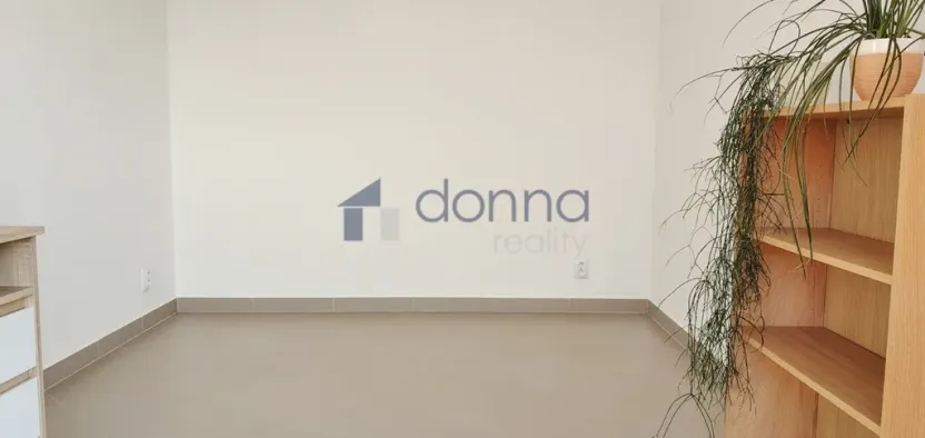 Pronájem bytu 2+kk, Praha, Hlučkova, 46 m2