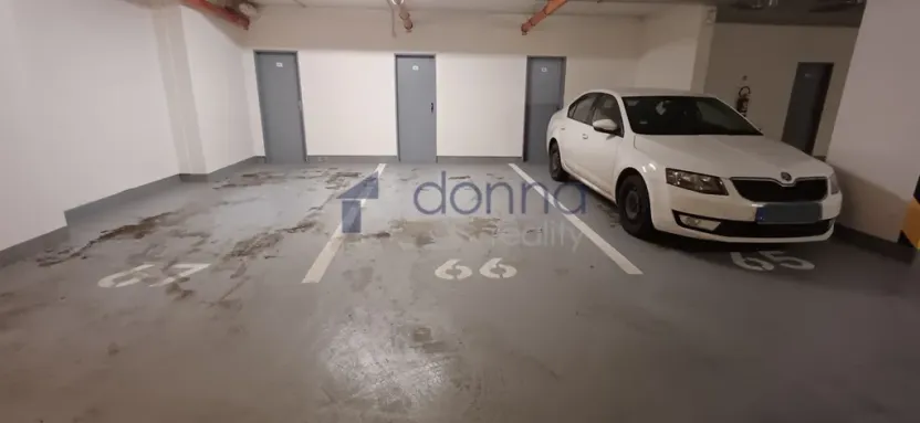 Pronájem bytu 2+kk, Praha, Hlučkova, 46 m2