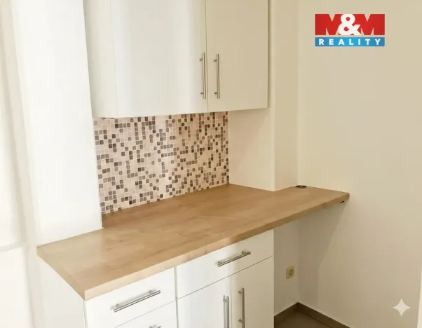 Pronájem obchodního prostoru, Mladá Boleslav - Mladá Boleslav I, Staroměstské náměstí, 80 m2