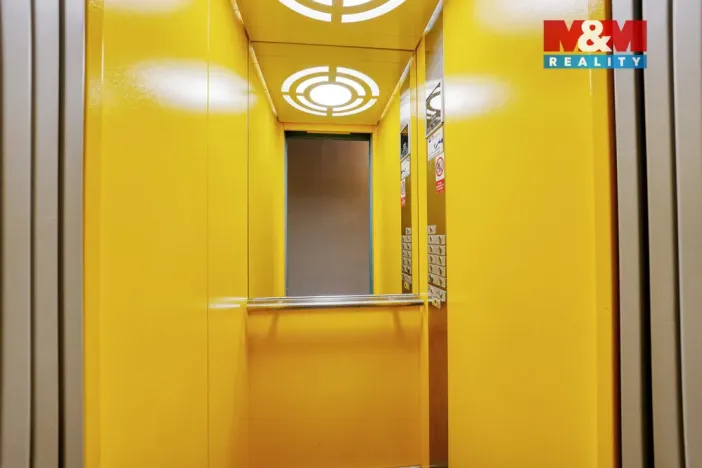 Prodej bytu 2+1, Karlovy Vary - Drahovice, Anglická, 55 m2