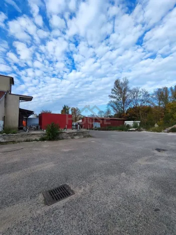 Prodej obchodního prostoru, Přelouč, Sportovní, 1800 m2