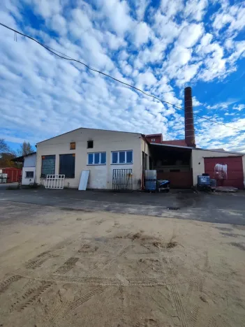 Prodej obchodního prostoru, Přelouč, Sportovní, 1800 m2