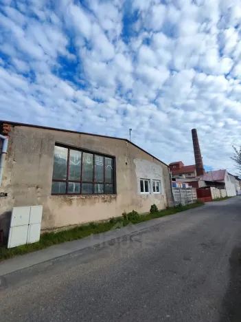 Pronájem obchodního prostoru, Přelouč, Sportovní, 1800 m2