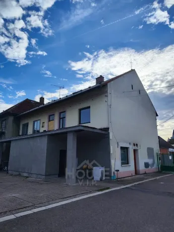 Pronájem obchodního prostoru, Přelouč, Sportovní, 1800 m2