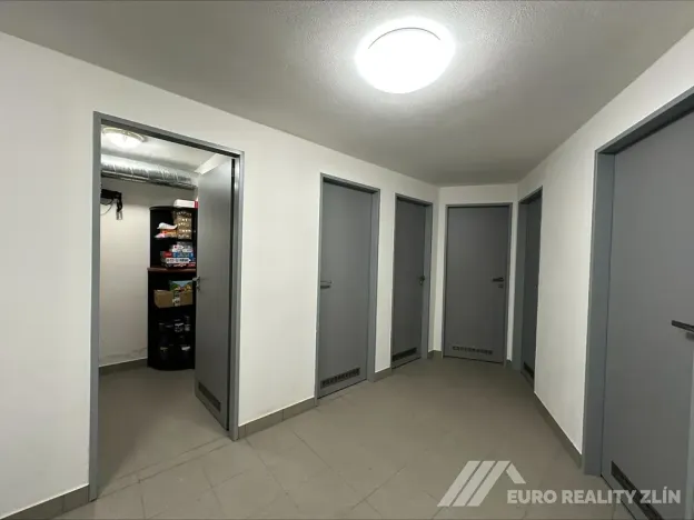 Pronájem bytu 1+kk, Otrokovice, Nábřeží, 38 m2