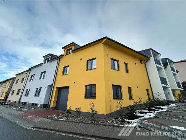 Pronájem bytu 1+kk, Otrokovice, Nábřeží, 38 m2