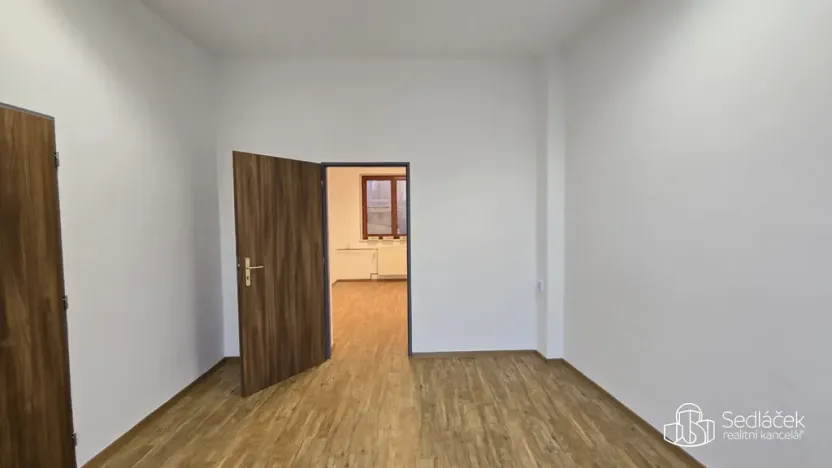 Pronájem kanceláře, Sokolov, nábřeží Petra Bezruče, 25 m2