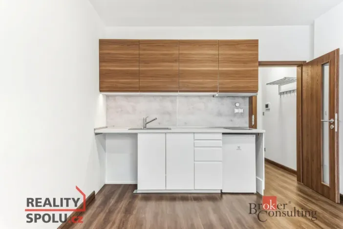 Pronájem bytu 1+kk, Pardubice - Zelené Předměstí, Rokycanova, 29 m2