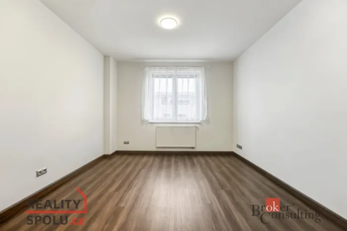 Pronájem bytu 1+kk, Pardubice - Zelené Předměstí, Rokycanova, 29 m2