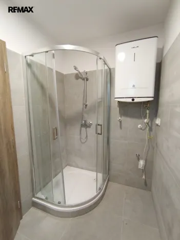 Pronájem bytu 1+kk, Zlín - Malenovice, Jarolímkovo náměstí, 27 m2